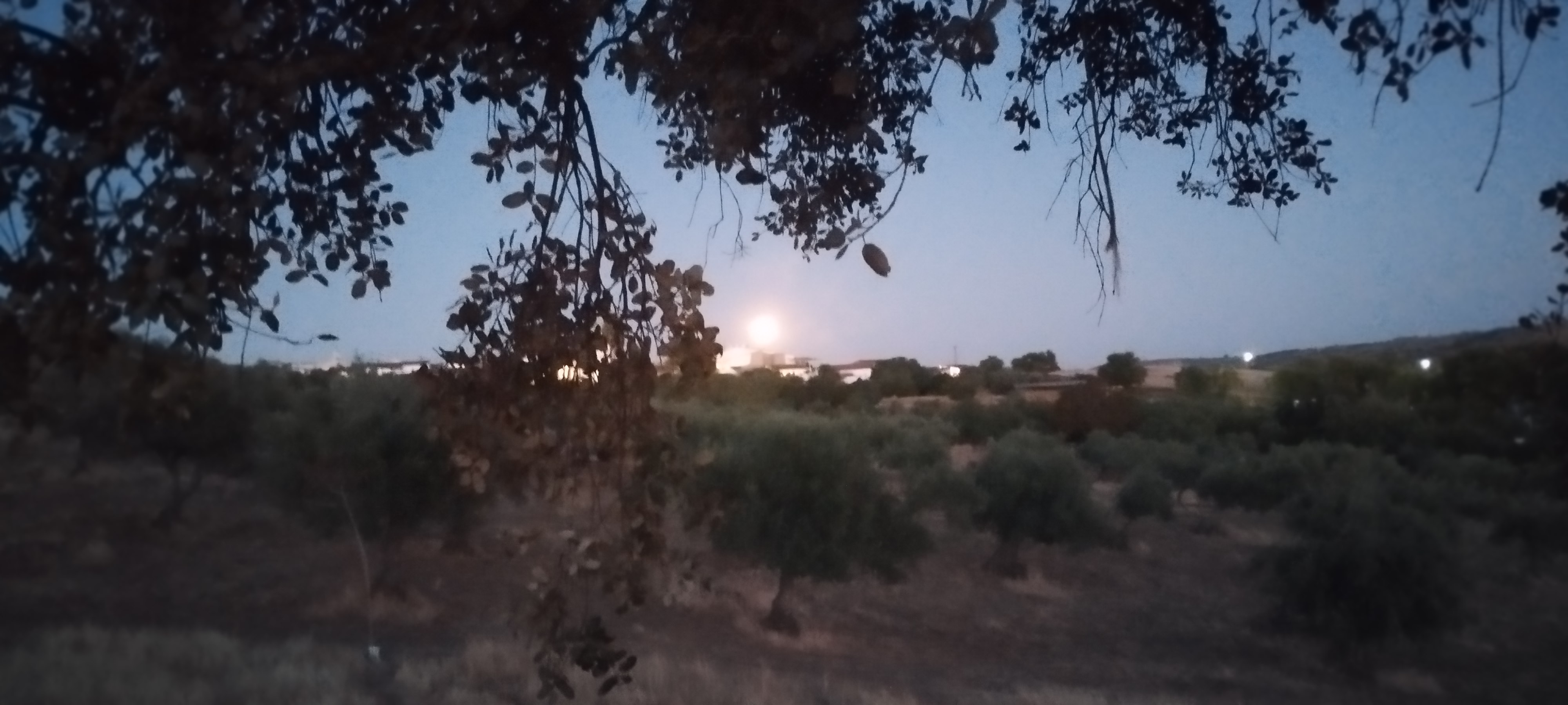 Luna llena sobre Valverde