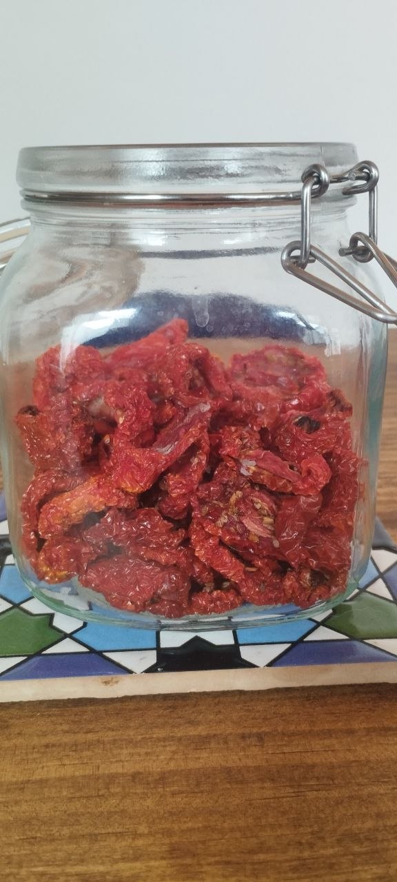 Primeros tomates secos, listos para envasar