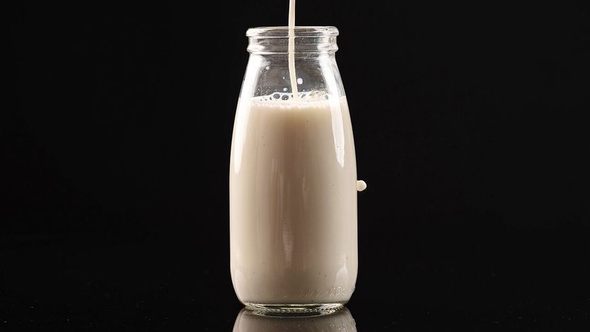Botella de leche vegetal